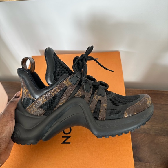 Louis Vuitton Archlight Sneaker - Picture 6 of 16